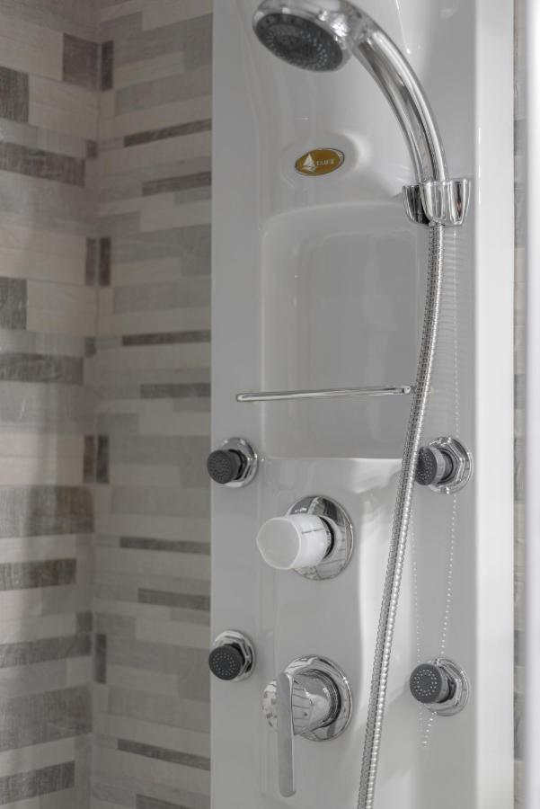 Acropolis Deluxe Apartment 雅典 外观 照片